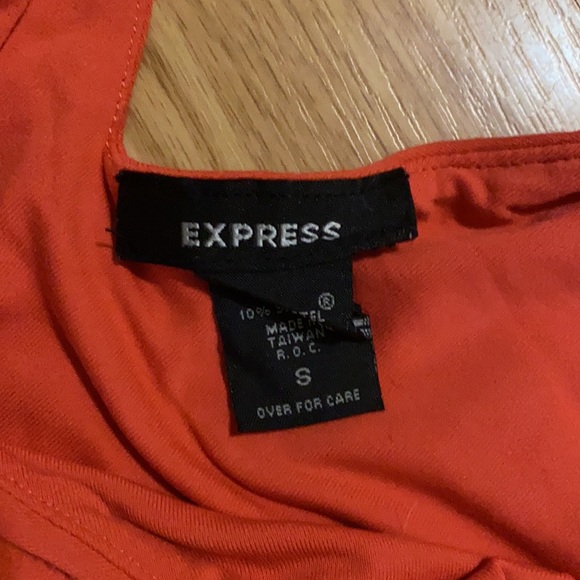 📍BOGO📍 DEEP V Tank - perfect with a skirt or pair of jeans - Picture 3 of 3